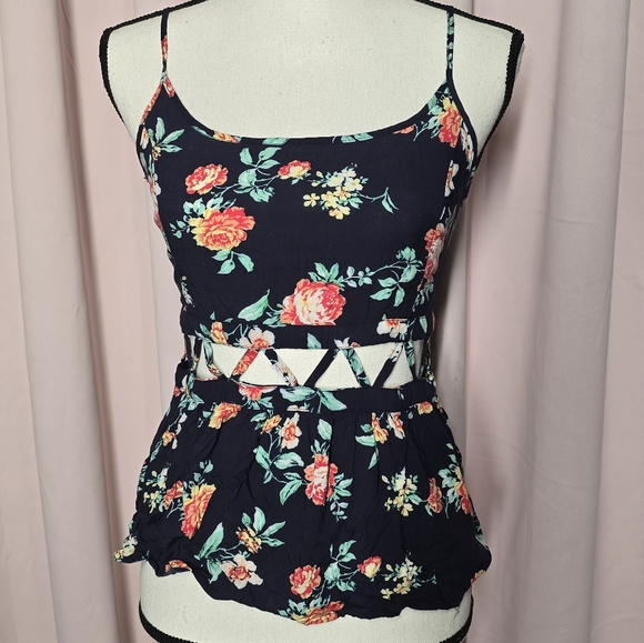 Nollie Cutout Top - Picture 1 of 5